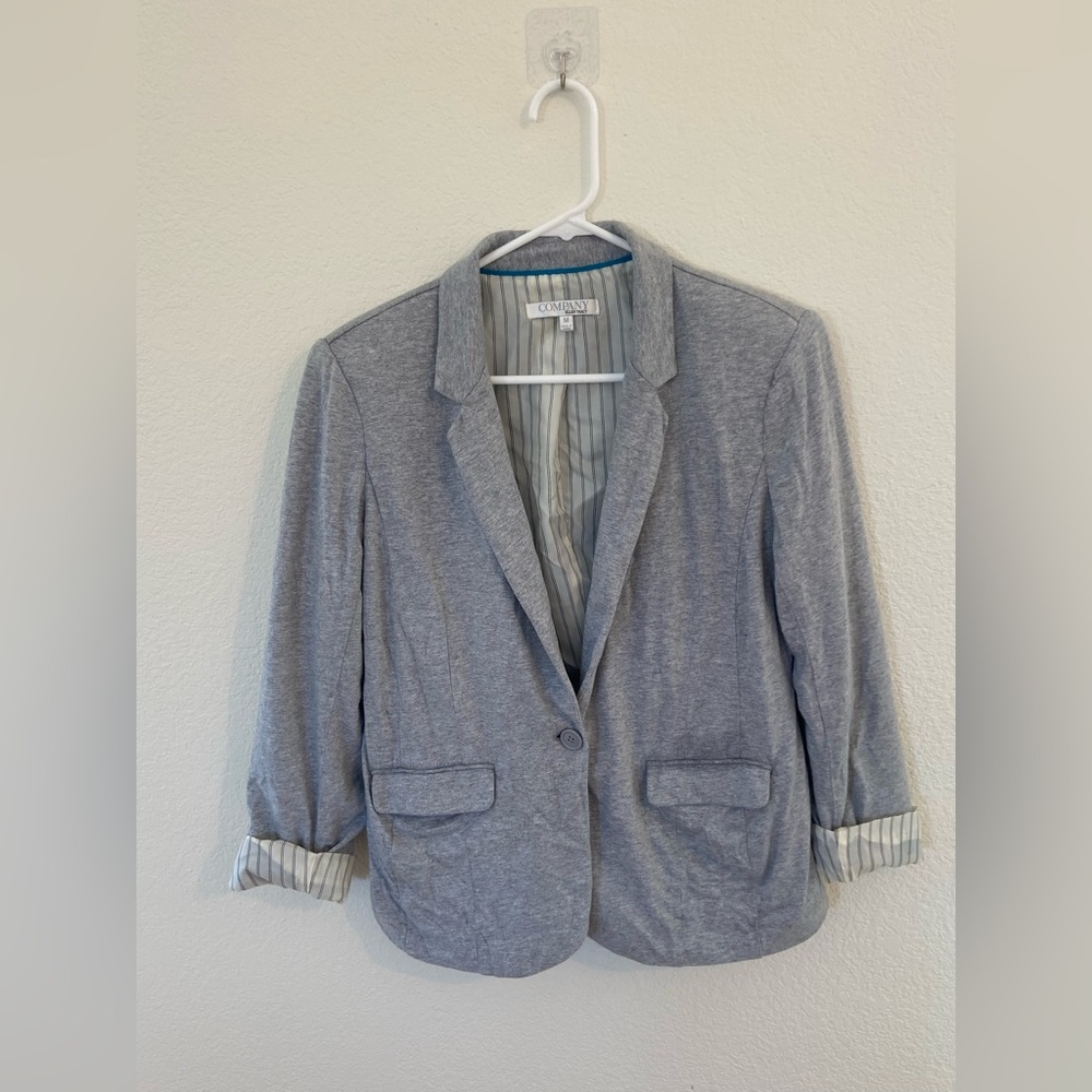 Blazer, size M, soft grey outer shell lined with silk-like material. Ellen Tracy